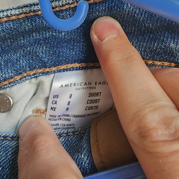 American Eagle Mom Jean - Picture 4 of 5